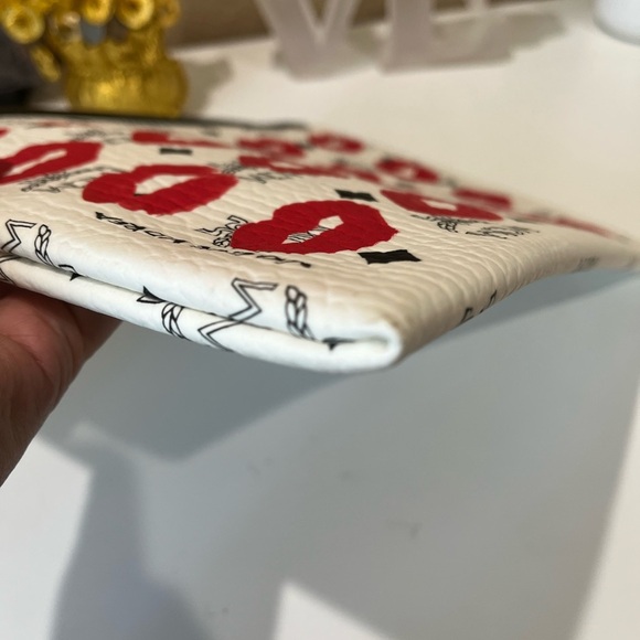 MCM RARE KOREA VOGUE POUCH - Picture 7 of 9
